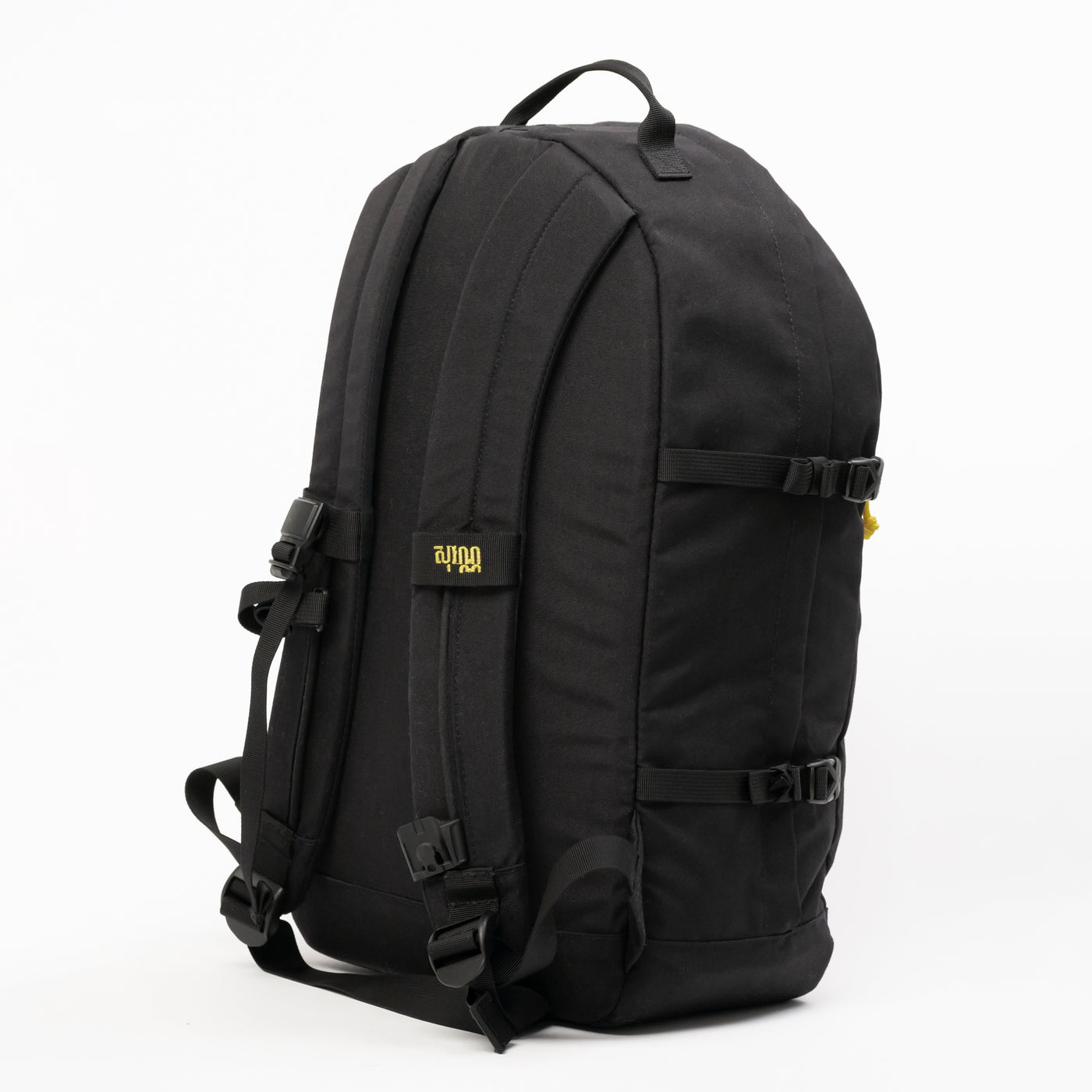 side profile of kiri customizable everyday backpack